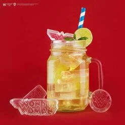 Molde De Chocolate Y Cubitos De Hielo Wonder Woman - DC Comics CR4012(Molde De Chocolate Y Cubitos De Hielo Wonder Woman Dc Comics Cr4012) -Figuras De Modelo CR4012 VUE5 480