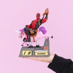 Calendario Perpetuo 3D Deadpool Marvel(Calendario Perpetuo 3d Deadpool Marvel) -Figuras De Modelo img 364024 7c27e04d4b6d1c44bc0d05ff772cc45c 1